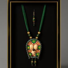 Artistic Shell & Bead Pendant Set – Green Thread Tribal Style