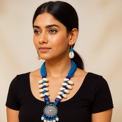 Blue Thread Shell Necklace Set with Sun-Shaped Pendant