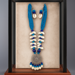 Blue Thread Shell Necklace Set with Sun-Shaped Pendant