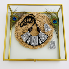 Black & White Tribal Art Necklace Set