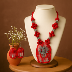 Red Goddess Motif Pendant Necklace Set