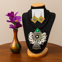 Black & Green Cowrie Shell Pendant Necklace Set