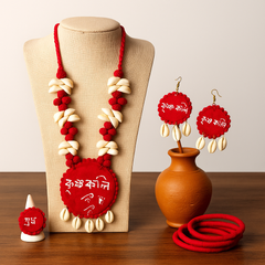 Red Cowrie Shell Round Pendant Necklace Set with Hindi Text