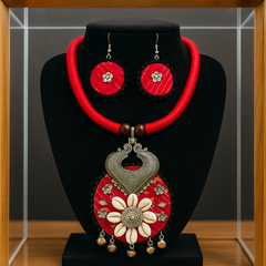 Red Cowrie Shell Floral Pendant Necklace Set