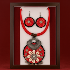 Red Cowrie Shell Floral Pendant Necklace Set