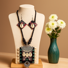 Black & Red Cowrie Shell Oxidized Pendant Necklace Set