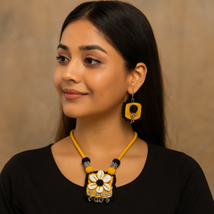 Black & Yellow Floral Shell Necklace Set