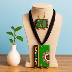 Hand-Painted Green Terracotta Necklace & Earring Set