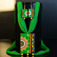Handcrafted Green Tribal Pendant Set – Sunflower Design