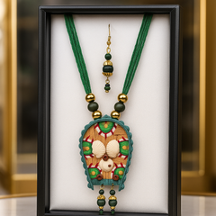 Artistic Shell & Bead Pendant Set – Green Thread Tribal Style