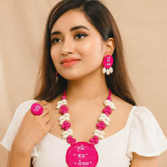 Pink Cowrie Shell Pendant Necklace Set with Hindi Text