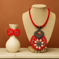 Red Cowrie Shell Floral Pendant Necklace Set with Oxidized Top